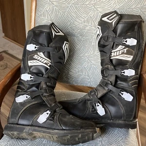 Botas de carreras todoterreno Shift Combat Motorcycle MX para hombre 12 EE. UU., 46,5 UE. - Imagen 1 de 7