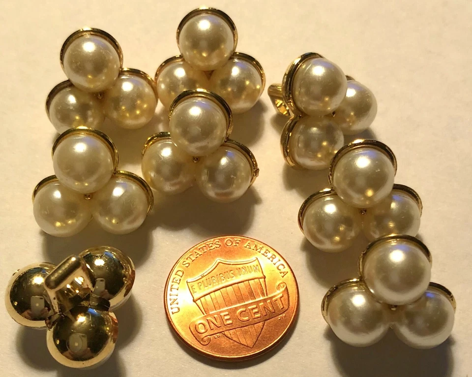 8 Gold Tone Plastic & Faux Pearl Plastic Shank Buttons 11/16" 17.5mm 10063 - Image 1 of 3