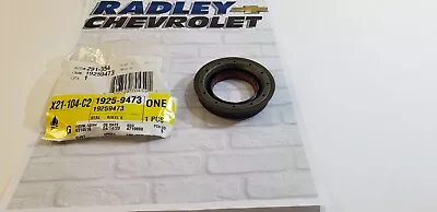 Axle Shaft Seal Rear NEW GM OEM 19259473 CHEVROLET CADILLAC B100D - Image 1 of 3