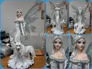 FAIRY FEES ELFEN FATA HADAS POLARIS VESTITO BIANCO E 2 LUPI ACCANTO NO LES ALPES - Imagen 1 de 11