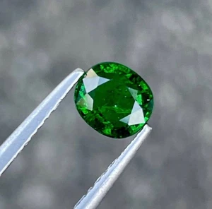 1,39 Karat tiefgrüner Tsavorit Granat Ovalschliff Natur Tansania lose Edelstein - Bild 1 von 5