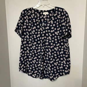 Women's Loft Floral Short Sleeve shirt Blue Size XL EUC Career Workwear Blouse - Picture 1 of 6