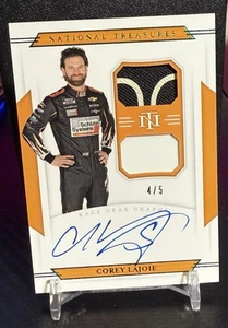 2021 Tesori Nazionali Doppio Ingranaggio Corsa Grafici Smeraldo 4/5 Corey LaJoie Auto - Foto 1 di 3