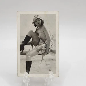 Vintage Flapper Girl Pinup Portrait Photo Fashion - Picture 1 of 2