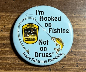 RARE Vintage 1960s ~ OHIO Pin ~ ODNR 'I’m Hooked On Fishing 🎣 Not On Drugs' - Bild 1 von 15