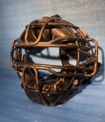 Защитная маска для лица бейсбольных кэтчеров MacGregor All Star FM25 черная B-26 - Изображение 1 из 4