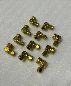 New Lot of 11 4LF4-BR Hoke Female Elbow 1/4 Compression x 1/4 npt - Picture 1 of 4