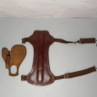 Vintage Leather Archer Right Hand Finger Tab And Arm Guard - Image 1 of 4