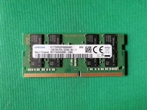 MODULO RAM MEMORIA SAMSUNG DDR4 16 GB 2Rx8 PC4. 3200AA-SE1-11 2033 - Foto 1 di 1
