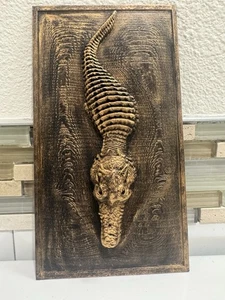 Crocodile Floating On Water Relief Wall Art 5” X 9” Sculpture Rustic Home Decor - Picture 1 of 6