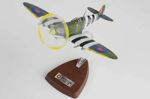 812005C Forces of Valor Spitfire Mk IX 1/72 Model MK392 RAF No.144 (Canadian) - Picture 1 of 2