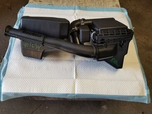 10 11 12 13 14 15 TOYOTA PRIUS AIR CLEANER BOX 1.8L OEM - Picture 1 of 12