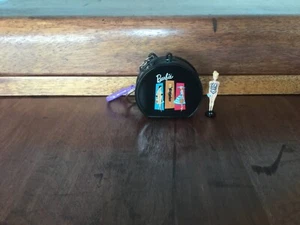 Vintage BARBIE Mini Hat Box Keychain/ BackPack Charm & Mini Barbie Figure-1999 - Picture 1 of 16