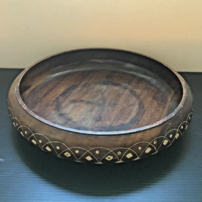 Cuenco bajo redondo de madera Dalbergia Huali tallada a mano floral con incrustaciones de hueso vintage 11,5" Foto 1 de 4