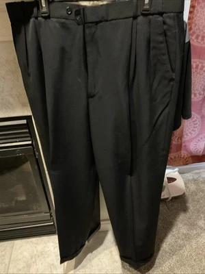 Pantalones de vestir Bachrach para hombre negros 100 % lana 38 W plisados 38 x 31 810885 Foto 1 de 4