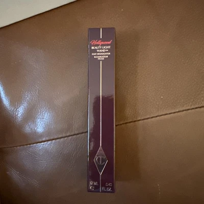 Charlotte Tilbury Hollywood Beauty Light Wand Easy Glow Highlighter Spotlight - Image 1 of 2