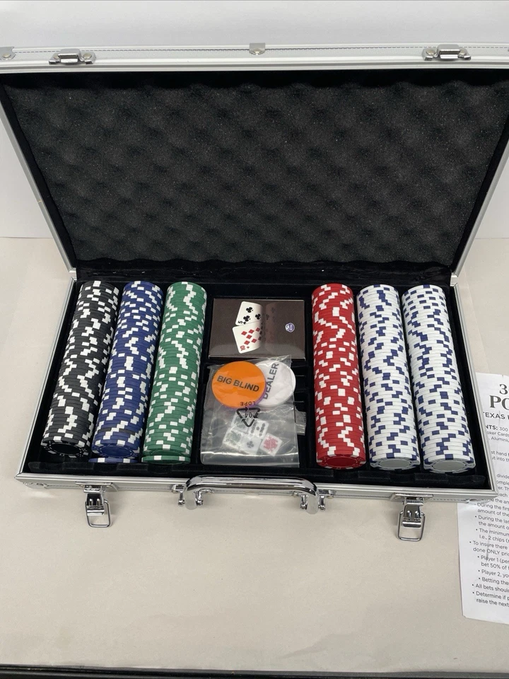 VTG Cardinal's Professional Texas Hold'em Poker Set & Aluminum Carrying Case RTS - Image 1 of 4