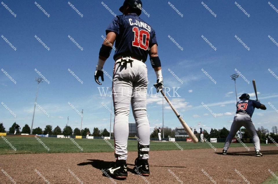 GH844 Chipper Jones Atlanta Braves On Deck Baseball 8x10 11x14 16x20 Photo - Image 1 of 1