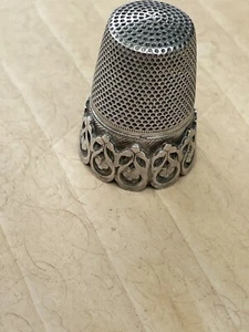 Ancien dé a coudre en argent massif - Imagen 1 de 3