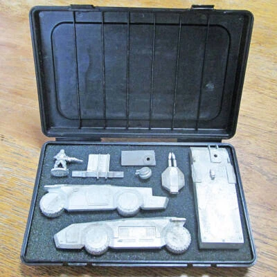 Toy Figure LEADING EDGE Alien Armored Car Metal Kit Free Miniature APX Bot Set - Image 1 of 4