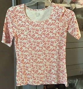 Time And Tru Green Top Size Small White/Red Floral - Picture 1 of 3