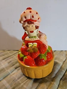 Vintage Strawberry Shortcake Music Box Ceramic Works American Greetings - Picture 1 of 16