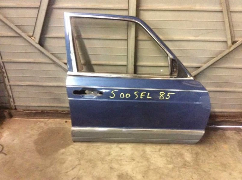 81 82 83 84 85 MERCEDES BENZ 300D 300SD FRONT RIGHT DOOR SHELL | BLUE Foto 1 de 4