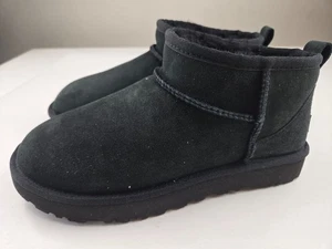 UGG Women's Classic Ultra Mini Boot, size 7 - Picture 1 of 7