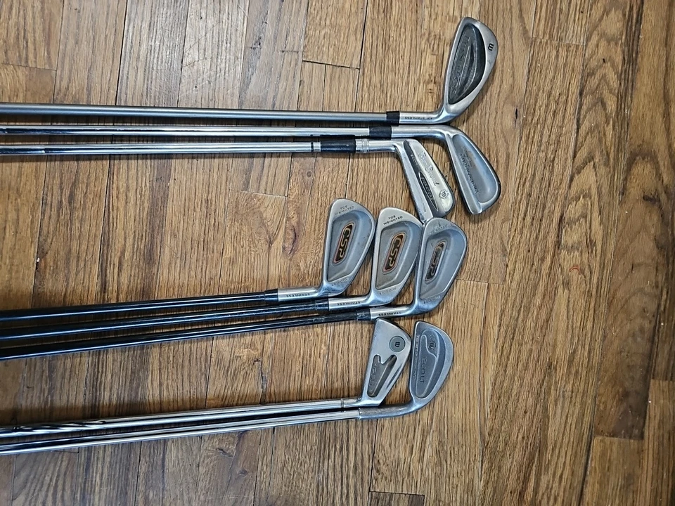 Lote mixto de 8 hierros Wilson 2 ejes de acero y grafito LH y 6 RH  Foto 1 de 4