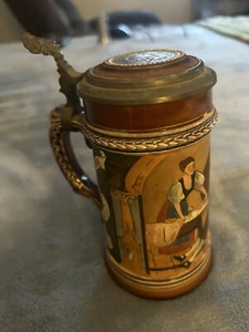 JP THE WALT GERMANY BEER STEIN LIDDED REINEM WIRT WAS SCHULDIG ETCHED - Picture 1 of 17