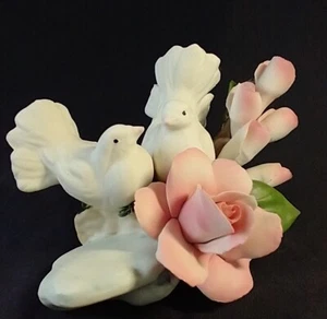 Vintage Italian Capodimonte Porcelain White Doves Pink Roses & Buds on Branch - Picture 1 of 12