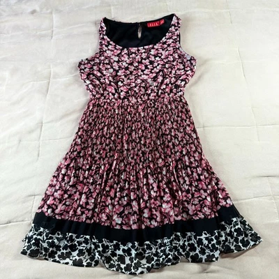 Vestido Elle preto rosa tamanho S floral fit & flare forrado boho fluido comprimento do joelho - Imagem 1 de 4