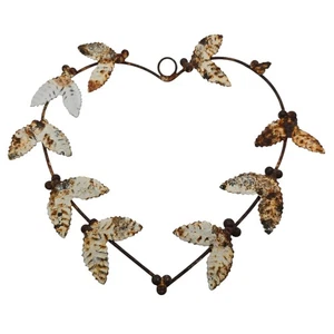 Very Rusty Vintage Heart Wreath Garden Wall Art White Rustic Berries Leaves Prim - Picture 1 of 8