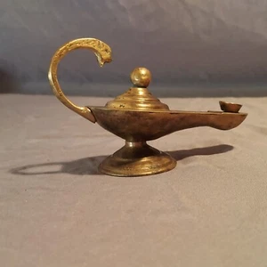 Antique Vintage Aladdin Genie Brass Oil Lamp Griffon Head - Picture 1 of 10