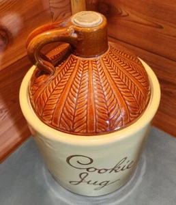 JARRA DE WHISKY VINTAGE CON FONDO MARCADO MONMOUTH, ILL. EE. UU. TARRO DE GALLETAS - Imagen 1 de 13