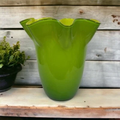 Ruffled Handkerchief Vase Art Glass 7' Tall Blown Green Lime Large Flower - Read - Image 1 of 4