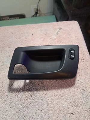 Cadillac CTS 2003 bisel de manija de puerta lateral izquierda delantera 25752963 interruptor de bloqueo OEM  Foto 1 de 4