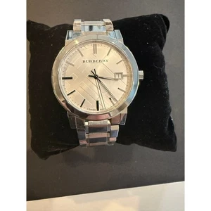 Burberry BU9000 Silber Edelstahl Swiss Made Saphirglas Uhr - Bild 1 von 7