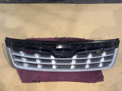 Conjunto de parrilla delantera Subaru Forester 2009 a 2013 fabricante de equipos originales de fábrica sin moldura cromada Foto 1 de 4