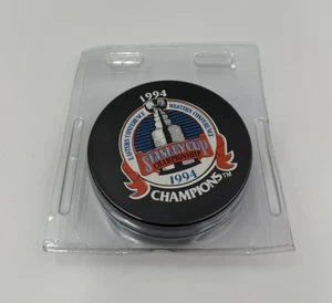 1994 Official New York Rangers Stanley Cup Champions Puck (Slovakia) - Picture 1 of 3
