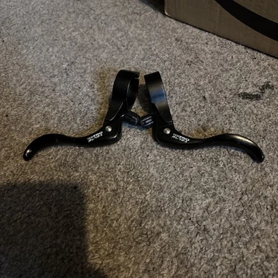 Tektro RL721 Cyclo Cross Top Mount Brake Levers, 31.8MM Black Interrupter - Image 1 of 4