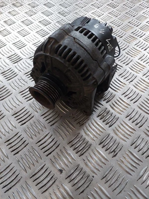 Alternateur / AUDI 80 1.9 TDI / 0123320003 / 028903025E Foto 1 de 2