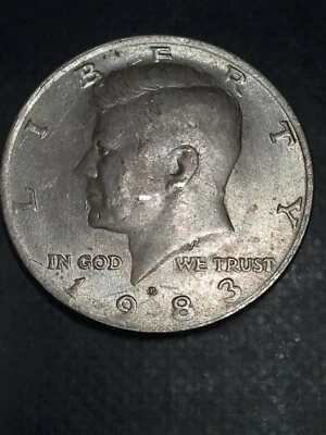 1983~P KENNEDY HALF DOLLAR ~ 'NO FG' DESIGNER'S INITIALS ERROR - Image 1 of 4