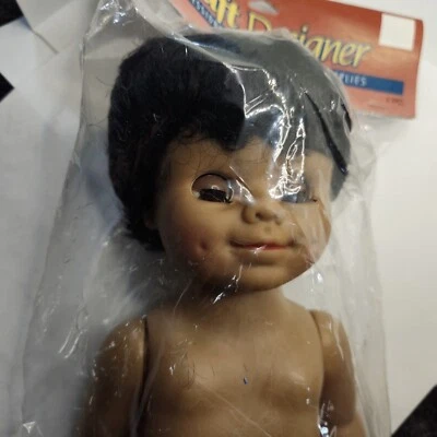 Muñeca Niño Pelo Negro Piel Marrón Ojos Marrones 13.5" Darice Craft Designer 1202-4 Foto 1 de 4