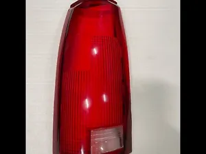 1988-2000 Chevrolet Truck Tail Light Lens GM 16506355 LH C/K 1500 2500 3500 - Picture 1 of 5