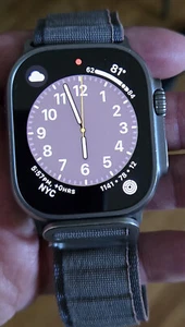 Apple Watch Ultra 1st Gen GPS LTE 49mm Titanium Case with Black Sports Band - Photo 1 sur 5