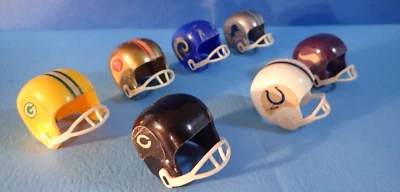 Minicascos de fútbol americano de colección de los años 70/80 NFL Mini Gumball Machine Foto 1 de 4