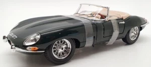 Burago 1/18 Scale Model Car #18 12046 - 1961 Jaguar E Cabriolet - Green - Picture 1 of 5