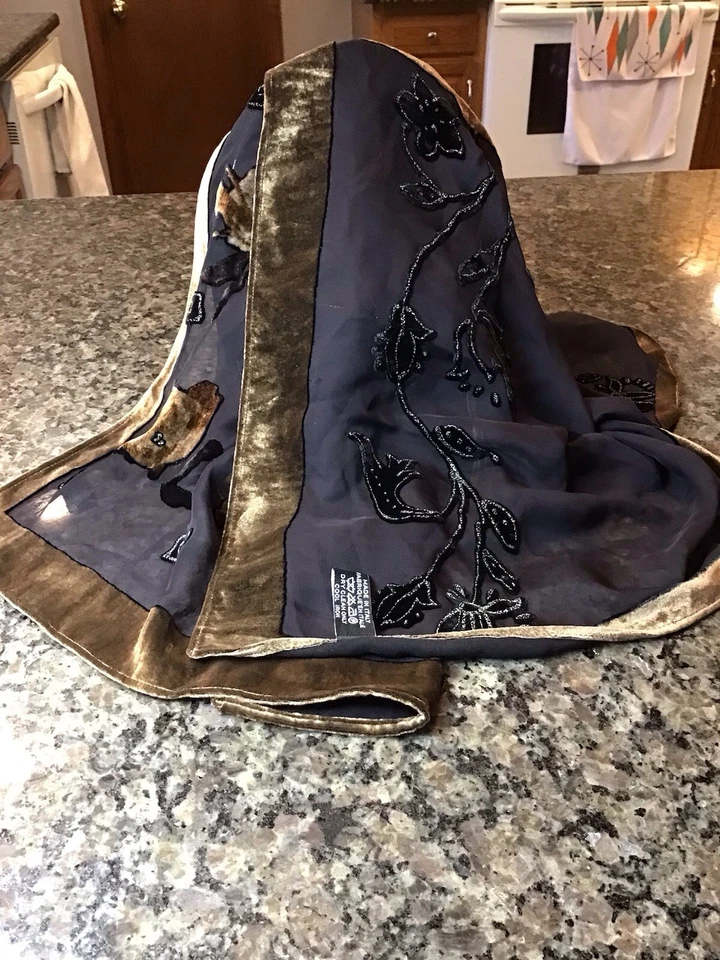 Bufanda chal envolvente vintage ITALIANA de terciopelo de seda Burnout cachemira con cuentas negras ITALIA Foto 1 de 4