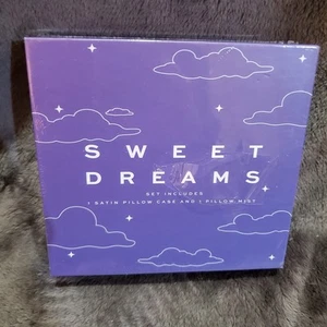 Love X June Sweet Dreams Satin Kissenhülle und Pillow Mist Set - Bild 1 von 5